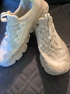 Lightweight Men's Athletic Sneakers in Off-White